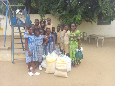 Soutien cantines scolaire: Remise de vivres à Abidjan et à l&#039;intérieur