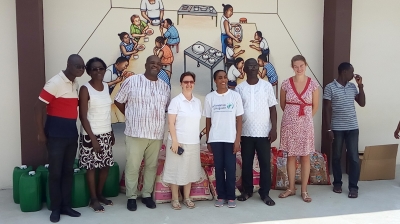 Donations of food to the non-state school ‘Le Petit Baobab’