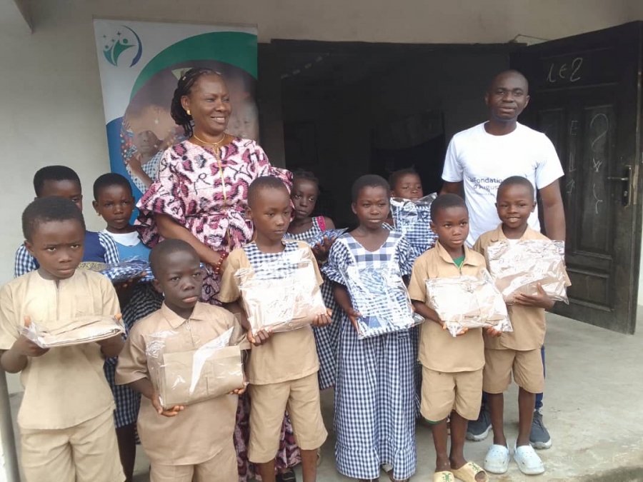 DISTRIBUTION DE KITS SCOLAIRES 2024